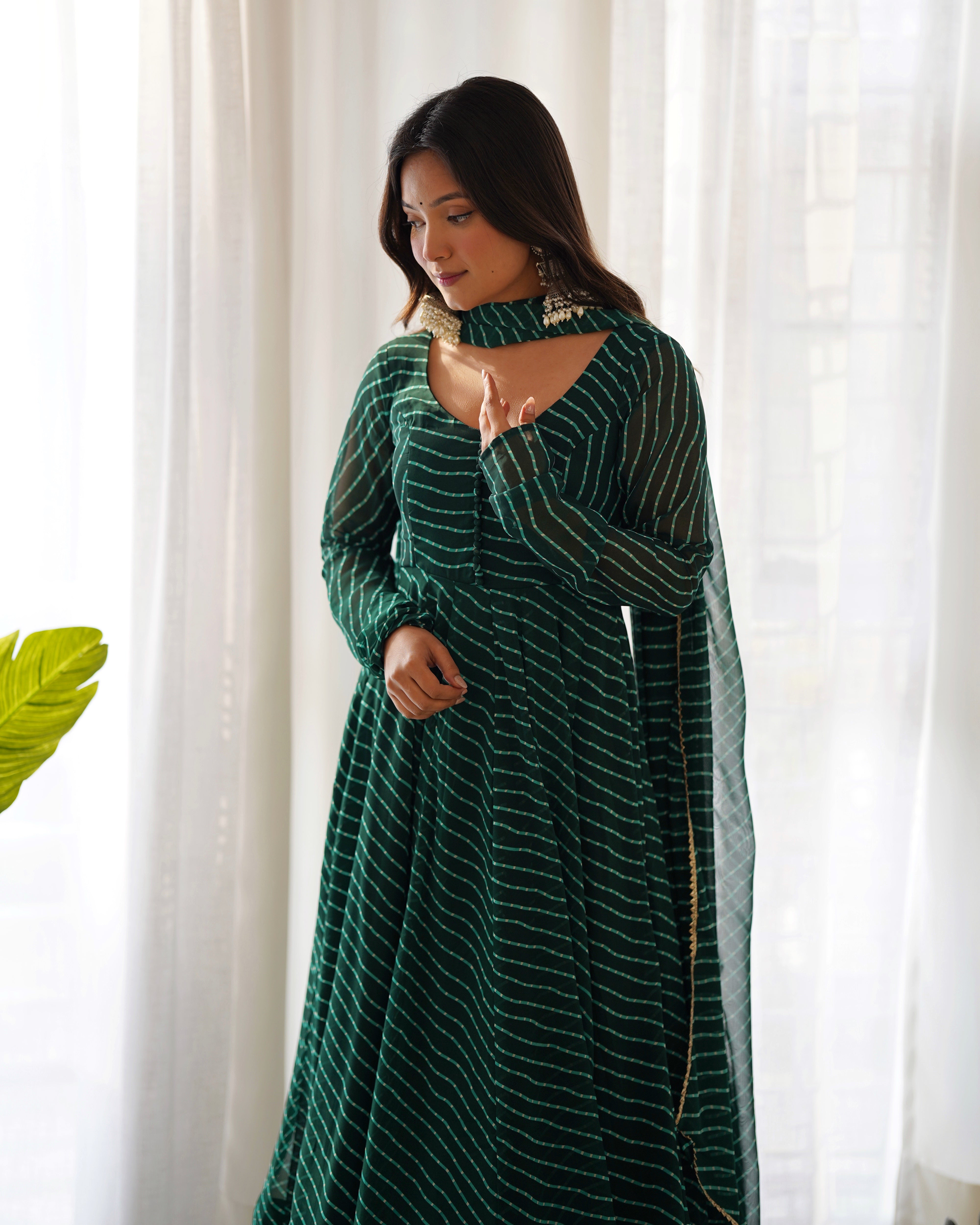 Green Round Neck Leheriya Printed Regular Anarkali Kurta Set