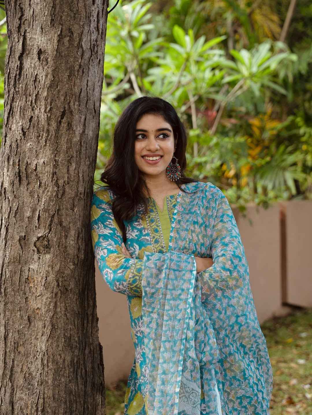 Ethnic Indian Wear Elegant Blue Floral Poly Reyon Suit for Women( fabric is likely breathable, Poly rayon)